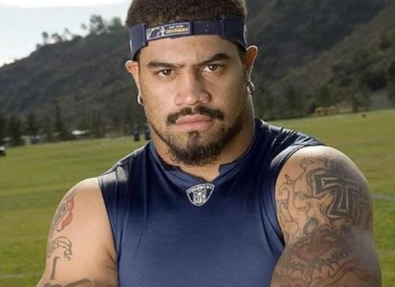 SIMMONS: For former NFL star Shawne Merriman the show must go on in MMA